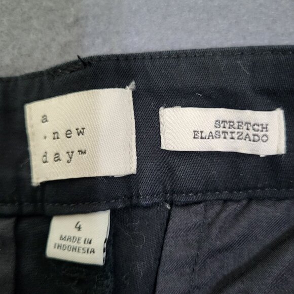 a new day Womens SZ 4 Stretch Black Flat Front Chino Shorts Target - Picture 7 of 8